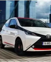 TOYOTA Aygo 1.0 VVT-i 69 CV 5 porte x-play TOYOTA Aygo 1.0 VVT-i 69 CV 5 porte x-play