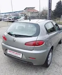 Alfa Romeo 147 147 1.6 16V TS (105) 5 porte Distinctive Alfa Romeo 147 147 1.6 16V TS (105) 5 porte Distinctive