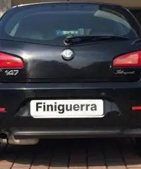 ALFA ROMEO 147 2.0 16V TS Selespeed 3p. Distinctive ALFA ROMEO 147 2.0 16V TS Selespeed 3p. Distinctive