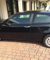 ALFA ROMEO 147 2.0 16V TS Selespeed 3p. Distinctive ALFA ROMEO 147 2.0 16V TS Selespeed 3p. Distinctive