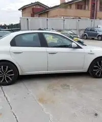 Alfa Romeo 159 2.0 JTDM Distinctive Alfa Romeo 159 2.0 JTDM Distinctive