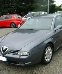 Alfa Romeo 166 ALFA 2.4 JTD DISTINCTIVE DIESEL Alfa Romeo 166 ALFA 2.4 JTD DISTINCTIVE DIESEL