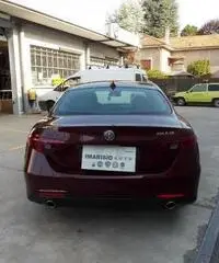 Alfa Romeo Giulia 2.2 Turbodiesel 180 CV Super Alfa Romeo Giulia 2.2 Turbodiesel 180 CV Super