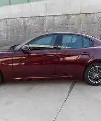 Alfa Romeo Giulia 2.2 Turbodiesel 180 CV Super Alfa Romeo Giulia 2.2 Turbodiesel 180 CV Super