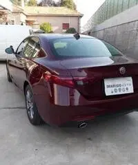 Alfa Romeo Giulia 2.2 Turbodiesel 180 CV Super Alfa Romeo Giulia 2.2 Turbodiesel 180 CV Super