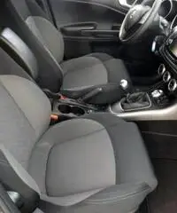 ALFA ROMEO Giulietta 1.6 JTDm-2 105 CV Progression ALFA ROMEO Giulietta 1.6 JTDm-2 105 CV Progression