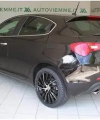 ALFA ROMEO Giulietta 1.6 JTDm 120 CV BLACK EDITION ALFA ROMEO Giulietta 1.6 JTDm 120 CV BLACK EDITION