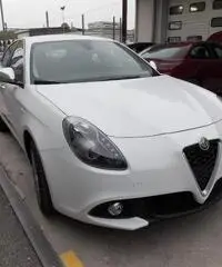 Alfa Romeo Giulietta 1.6 JTDm TCT 120 CV Super Alfa Romeo Giulietta 1.6 JTDm TCT 120 CV Super