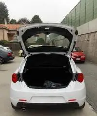 Alfa Romeo Giulietta 1.6 JTDm TCT 120 CV Super Alfa Romeo Giulietta 1.6 JTDm TCT 120 CV Super