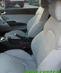 AUDI R8 4.2 V8 FSI quattro S tronic AUDI R8 4.2 V8 FSI quattro S tronic