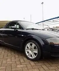 Audi TT Roadster 1.8 T  CV 180 cat  cabrio Audi TT Roadster 1.8 T  CV 180 cat  cabrio