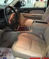 CHEVROLET Suburban 5.3L V8 LTZ - 8 posti - Disp. GPL - COME NUOVO!!! CHEVROLET Suburban 5.3L V8 LTZ - 8 posti - Disp. GPL - COME NUOVO!!!