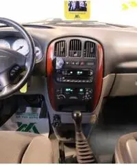 CHRYSLER Voyager 2.5 CRD cat LX CHRYSLER Voyager 2.5 CRD cat LX