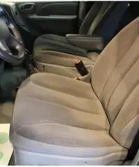 CHRYSLER Voyager 2.5 CRD cat LX CHRYSLER Voyager 2.5 CRD cat LX