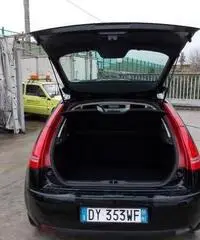 Citroen C4 1.6 HDi 110CV FAP airdream VTR Citroen C4 1.6 HDi 110CV FAP airdream VTR