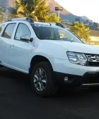 DACIA Duster 16 Laureate 4x4 105cv DACIA Duster 16 Laureate 4x4 105cv