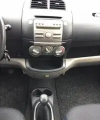 DAIHATSU Sirion 1.0 12V Mio DAIHATSU Sirion 1.0 12V Mio