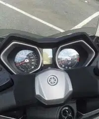 YAMAHA X MAX 400