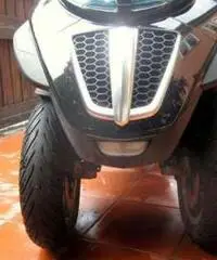 Piaggio Mp3 business 300 lt 3 ruote Piaggio Mp3 business 300 lt 3 ruote