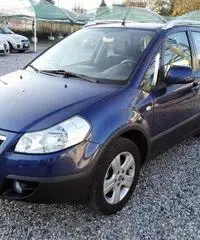 FIAT Sedici 1.6 16V 4x4 Emotion FIAT Sedici 1.6 16V 4x4 Emotion