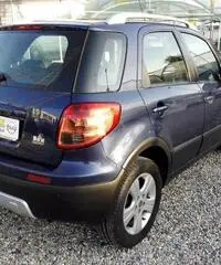 FIAT Sedici 1.6 16V 4x4 Emotion FIAT Sedici 1.6 16V 4x4 Emotion