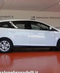 FORD Focus 1.6 TDCi 115 CV SW - TAGLIANDI E KM CERTIFICATI FORD Focus 1.6 TDCi 115 CV SW - TAGLIANDI E KM CERTIFICATI
