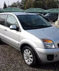 Ford Fusion 1.4 16V 5porte Ford Fusion 1.4 16V 5porte