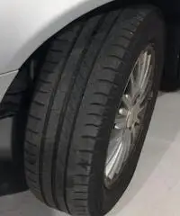 FORD Mondeo 1.8 turbodiesel cat S.W. Ghia FORD Mondeo 1.8 turbodiesel cat S.W. Ghia