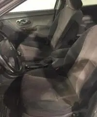 FORD Mondeo 1.8 turbodiesel cat S.W. Ghia FORD Mondeo 1.8 turbodiesel cat S.W. Ghia