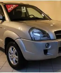 HYUNDAI Tucson 2.0 CRDi 4WD VGT Dynamic HYUNDAI Tucson 2.0 CRDi 4WD VGT Dynamic