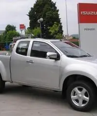 ISUZU D-Max 2.5 Space Cab Solar Plus A/T 4WD