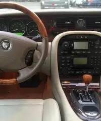 JAGUAR XJ6 3.0 V6 JAGUAR XJ6 3.0 V6