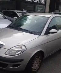 LANCIA Ypsilon 1.2 16V Platino LANCIA Ypsilon 1.2 16V Platino