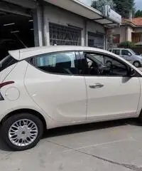 Lancia Ypsilon 1.2 69 CV 5 porte Gold X NEOPATENTATI Lancia Ypsilon 1.2 69 CV 5 porte Gold X NEOPATENTATI