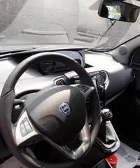 Lancia Ypsilon 1.2 69 CV 5 porte Gold X NEOPATENTATI Lancia Ypsilon 1.2 69 CV 5 porte Gold X NEOPATENTATI