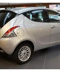 LANCIA Ypsilon 1.2 69 CV Gold 2015
