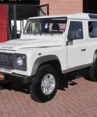 LAND ROVER Defender 90 2.4 TD4 Station Wagon E LAND ROVER Defender 90 2.4 TD4 Station Wagon E