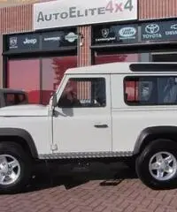 LAND ROVER Defender 90 2.4 TD4 Station Wagon E LAND ROVER Defender 90 2.4 TD4 Station Wagon E