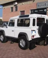 LAND ROVER Defender 90 2.4 TD4 Station Wagon S