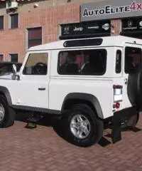 LAND ROVER Defender 90 2.4 TD4 Station Wagon S LAND ROVER Defender 90 2.4 TD4 Station Wagon S