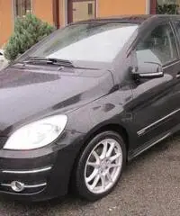 Mercedes-Benz B 180 CDI 109Cv. Premium m/t Mercedes-Benz B 180 CDI 109Cv. Premium m/t