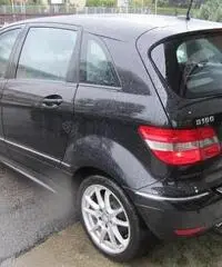 Mercedes-Benz B 180 CDI 109Cv. Premium m/t Mercedes-Benz B 180 CDI 109Cv. Premium m/t