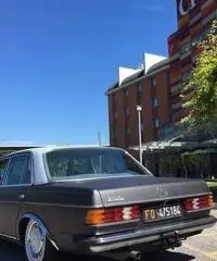 Mercedes w123 200
