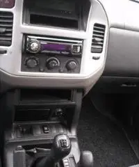 MITSUBISHI Pajero 3.2 16V DI-D 3p. GLX MITSUBISHI Pajero 3.2 16V DI-D 3p. GLX