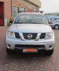 NISSAN Navara 2.5 dCi 4 porte Double Cab LE NISSAN Navara 2.5 dCi 4 porte Double Cab LE