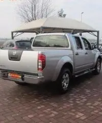 NISSAN Navara 2.5 dCi 4 porte Double Cab LE NISSAN Navara 2.5 dCi 4 porte Double Cab LE