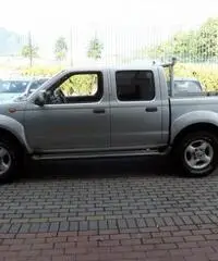 NISSAN Pick Up Pick-up 2.5 TD 4 porte Double Cab NAVARA NISSAN Pick Up Pick-up 2.5 TD 4 porte Double Cab NAVARA