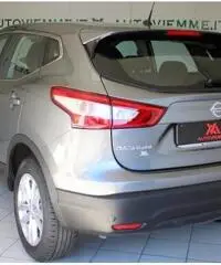 NISSAN Qashqai 1.5 dCi N-Connecta Navi Safety NISSAN Qashqai 1.5 dCi N-Connecta Navi Safety