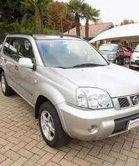 Nissan X-Trail X-Trail 2.2 dCi 4X4 Elegance Nissan X-Trail X-Trail 2.2 dCi 4X4 Elegance
