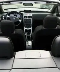 Peugeot 307 2.0 16V CABRIO con SENSORI DI PARCHEGGIO POST. Peugeot 307 2.0 16V CABRIO con SENSORI DI PARCHEGGIO POST.